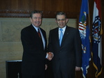 Washington, 5. maí, 2004.